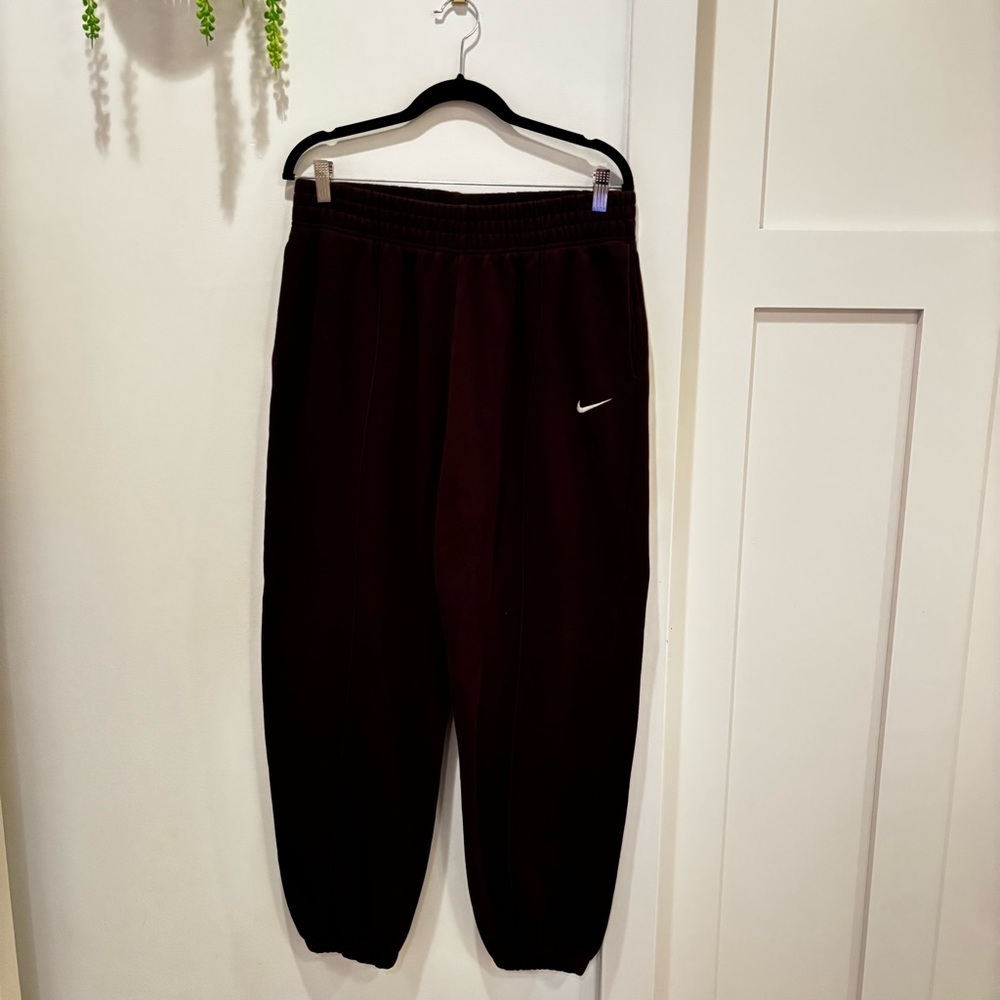 Nike Therma Fit Dark Maroon High Waist Women's Jogger Elastic Waist Size Large